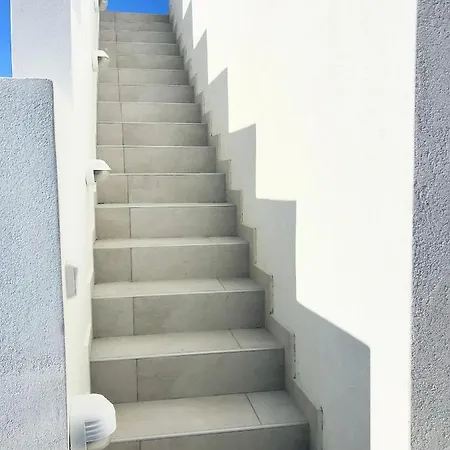 Utopia Residences Gaia House * Petrokefalion